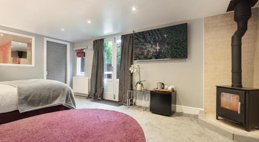 Image of One-Bedroom Chalet 4