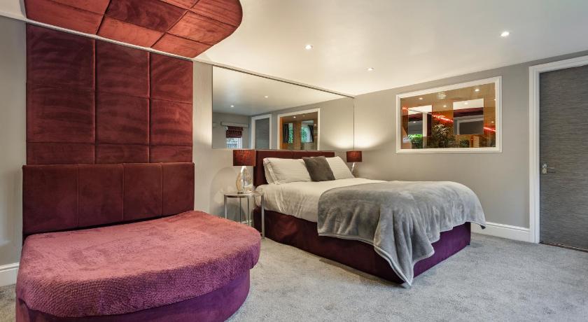 Image of One-Bedroom Chalet 1
