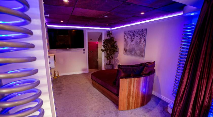 Image of King Suite With Spa Bath 10