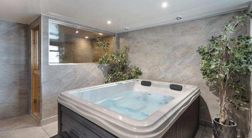 Image of King Suite With Spa Bath 5