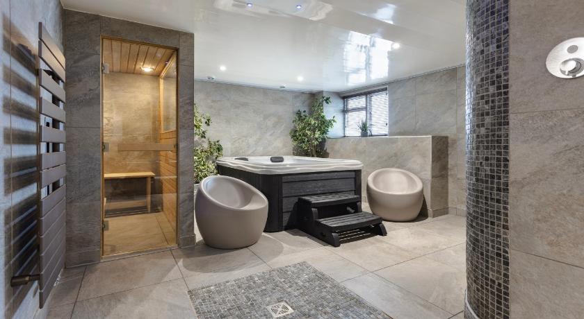 Image of King Suite With Spa Bath 3