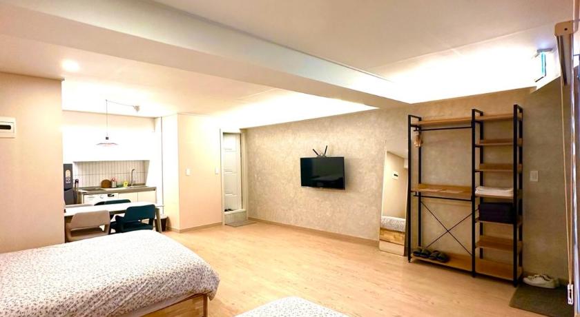 Seoul R guesthouse jongmyo  2-Star Hotel suite