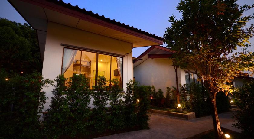 Image of Villa with King Bed 9