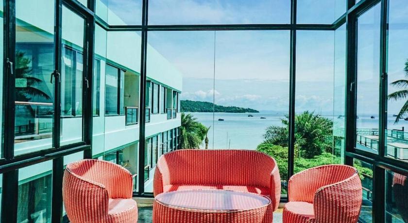 Phi Phi Nice Beach Hotel Hip