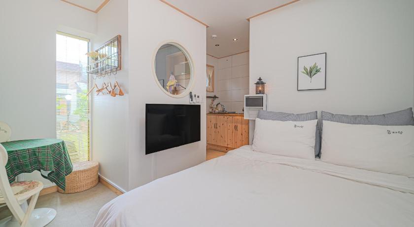 キョンジュ Dongparang hanok stay 3つ星 ホテル プール