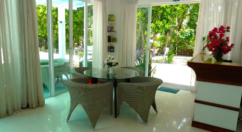 TME Retreats Dhigurah - image 12