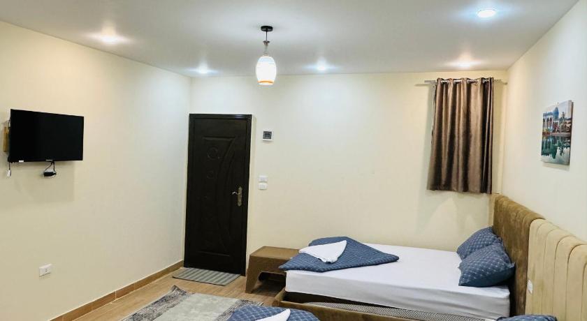 Image of Classic Triple Room 2