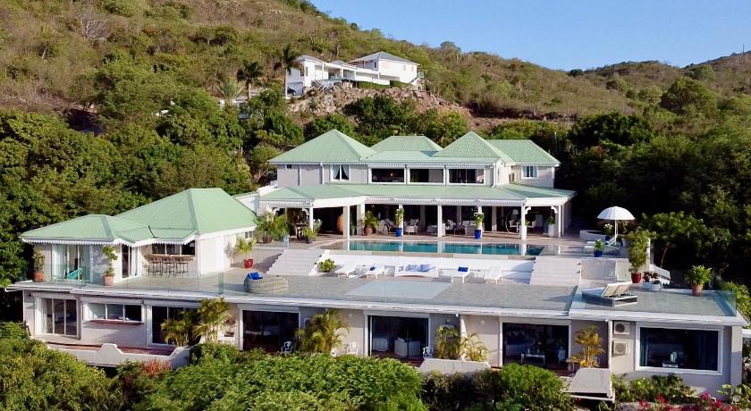 Luxurious 7-Bedroom Villa with magnificent view