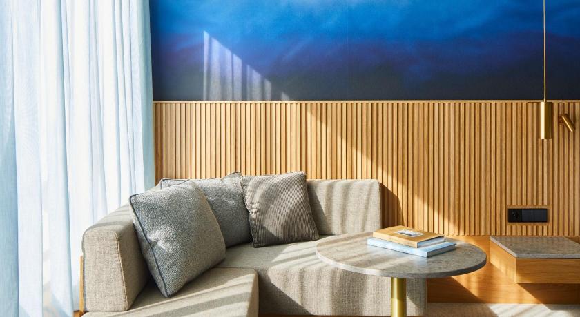 Image of Executive Room, Executive lounge access, Guest room, 1 King, City view, High floor 11