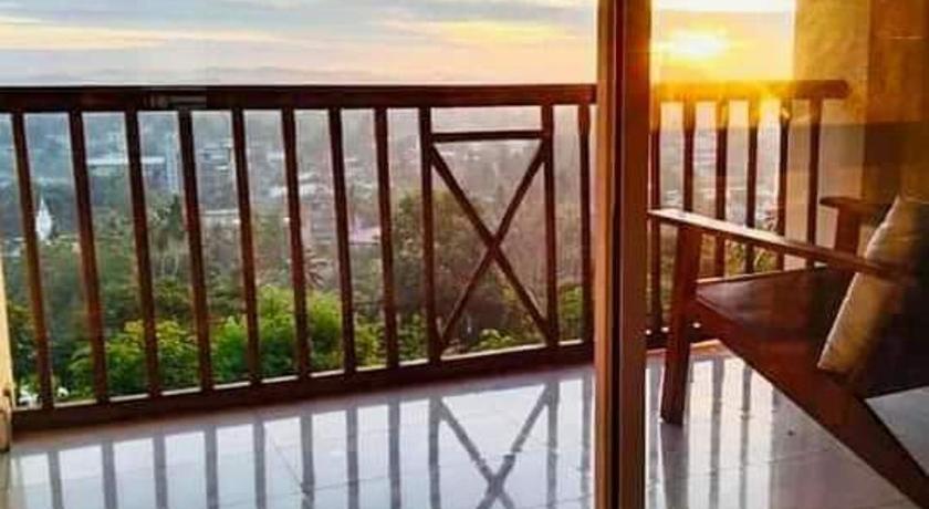 Image of Deluxe Triple Room with Balcony 1
