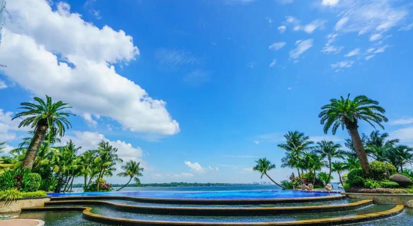 Johor Bahru Full Sea View Country Garden 6-13pax Smart TV 70inch with Netflix -CG- 5-Star Guesthouse exterior