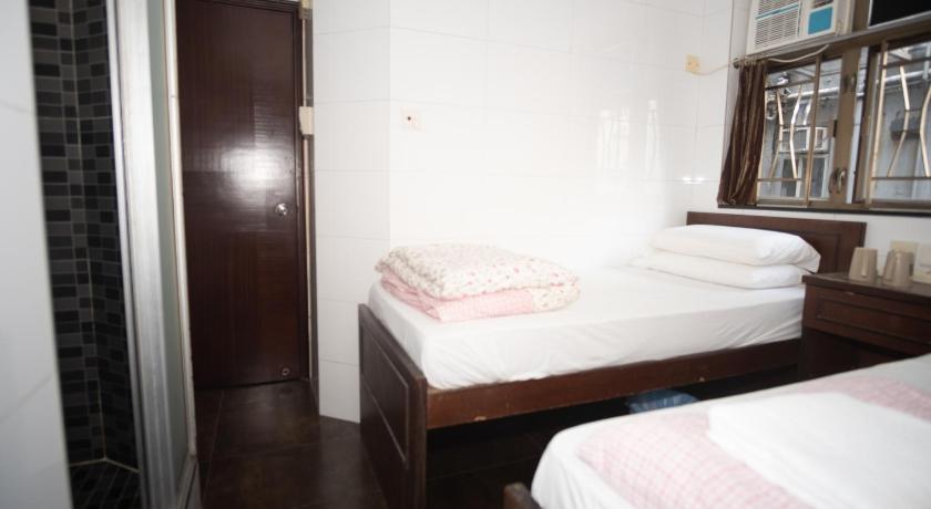 Hollywood guesthouse - image 14