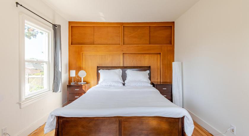 Albany (CA) Cozy 5-Bedroom House, Perfect for Family and Work Groups 4-Star Accommodation suite