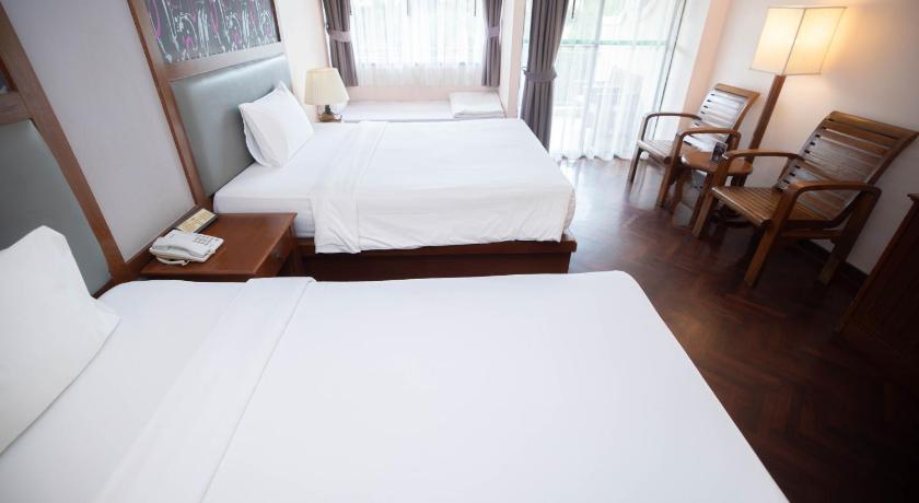 Image of Premium Pool View Family Room 9