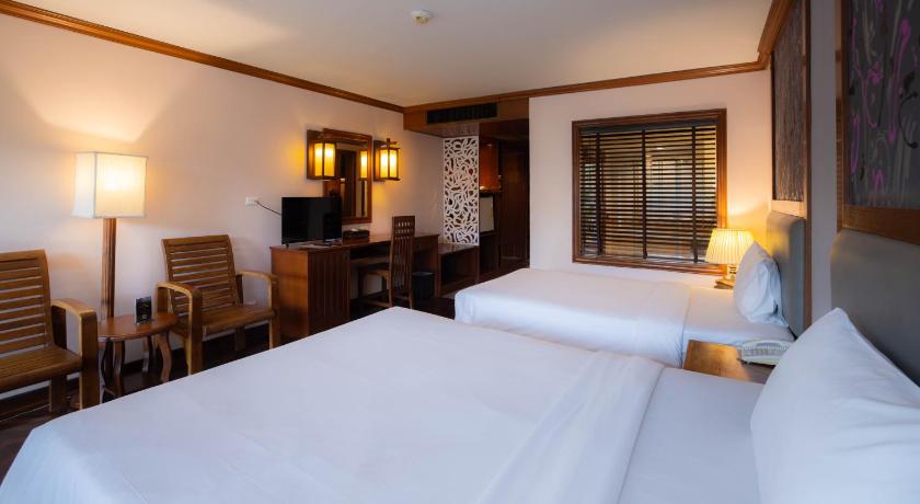 Image of Premium Pool View Family Room 8