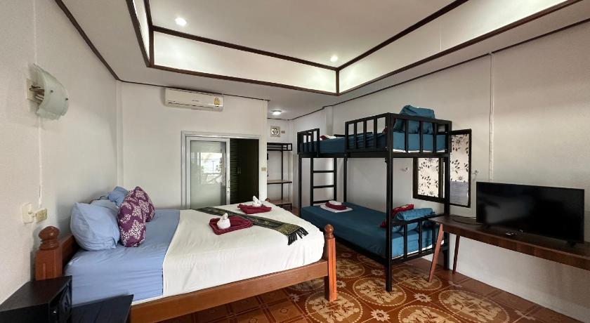 Image of Family Room 1