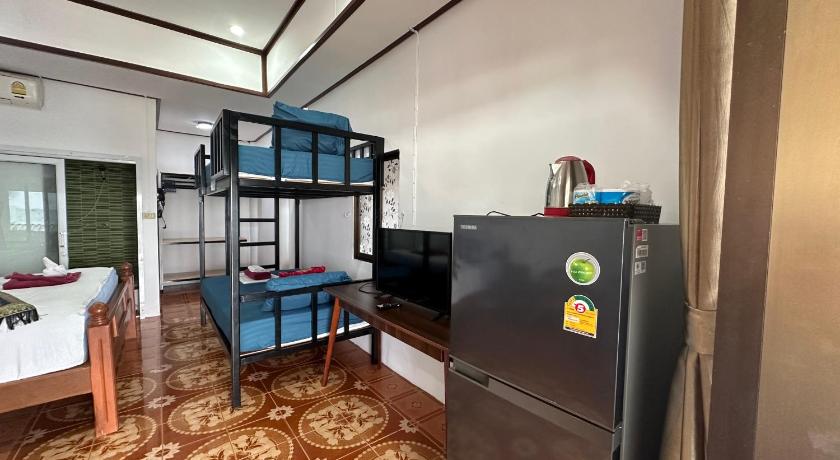 Image of Family Room 15
