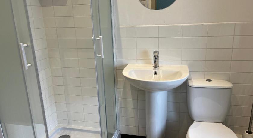 Image of Single Room With Private Bathroom 0