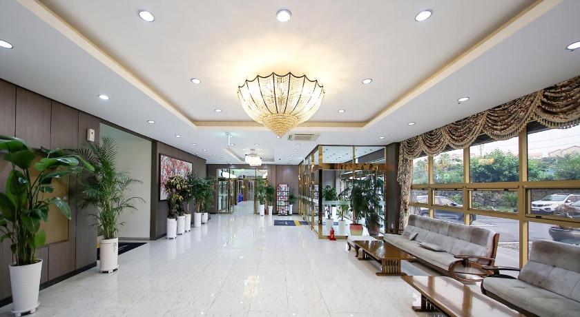 チェジュ Shinshin Hotel Jeju City 4つ星 ホテル スイート