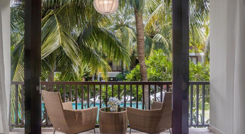 Image of TWIN DELUXE POOL VIEW ROOM 1