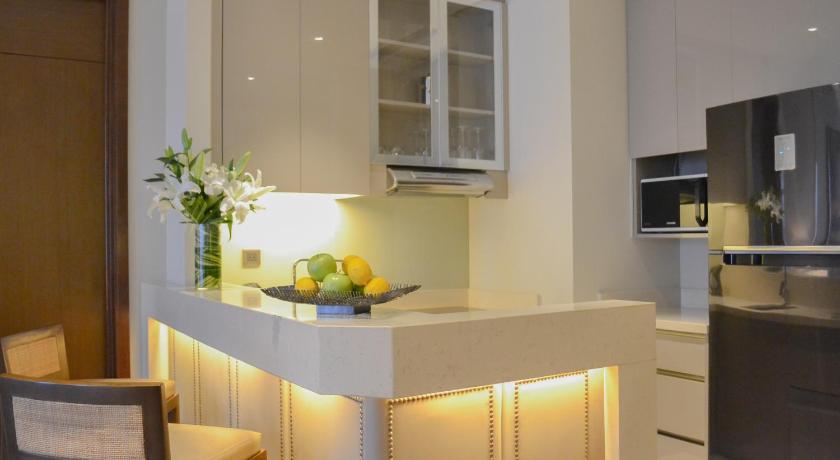 Image of 1 Bedroom Corner Suite 1