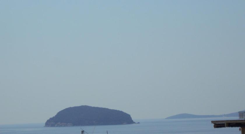Image of Double Studio 6