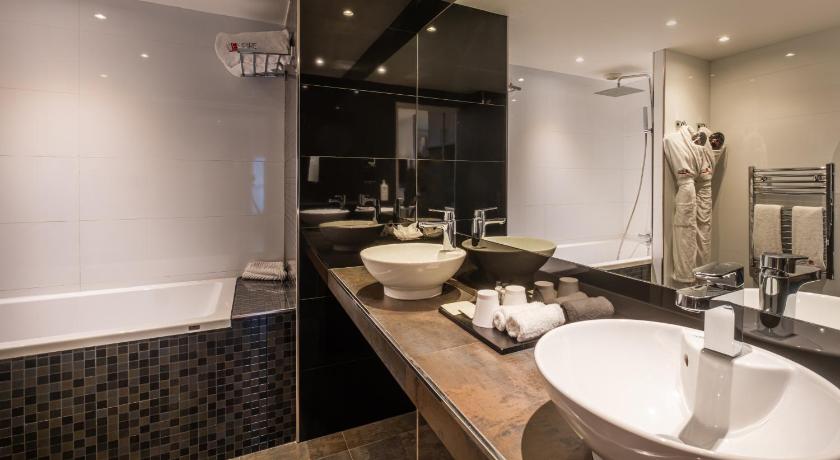 Image of Deluxe Room 2