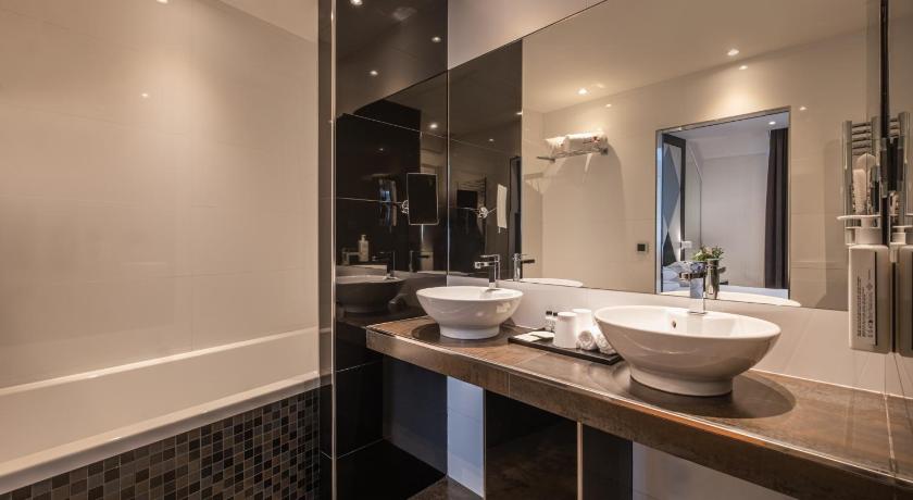 Image of Superior Room 2