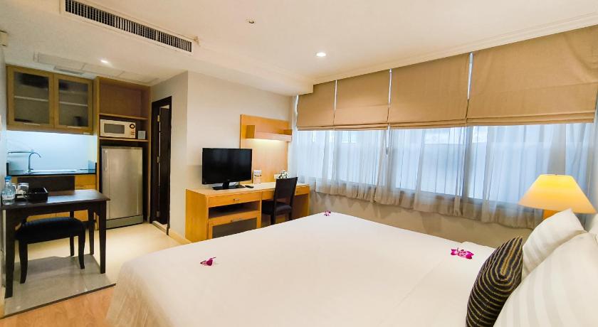 Image of Executive Suite 6