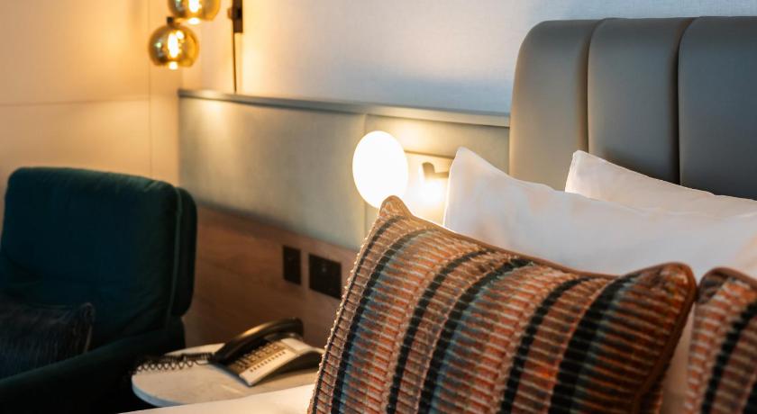 Image of Premium King Room - Club Lounge Access 7