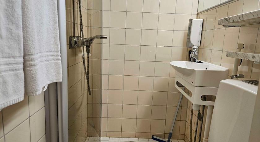 Image of 2 Single Bedsmy, 14 Square Meters, Small Bathroom With Shower, Nonsmoking 17
