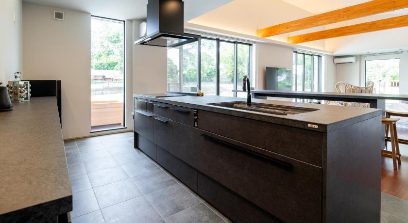 온주쿠 EKVOLI MARINA VILLA,Isumi Garden 4성급 숙소 수영장