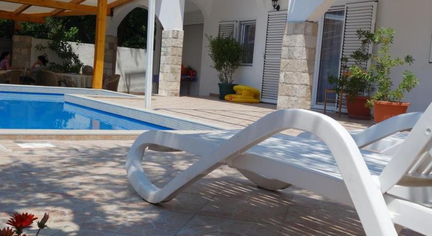 Bonaca — Hotel in Sutomore