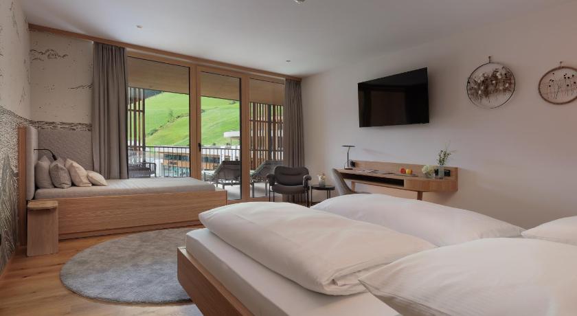 Image of Double Room with Mountain View 0