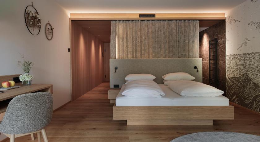Image of Double Room with Mountain View 10