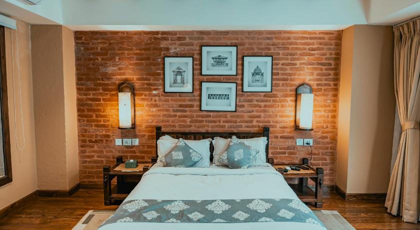 Image of Deluxe Queen Suite  15% food and beverage discount 7