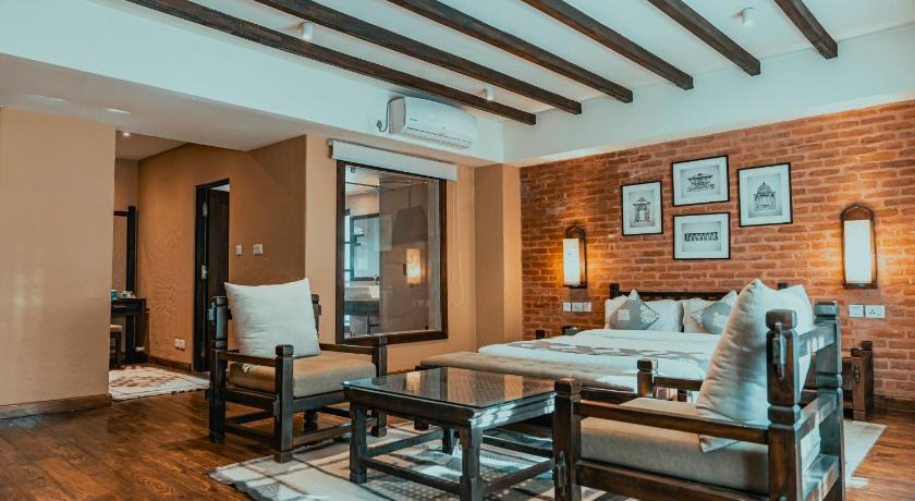 Image of Deluxe Queen Suite  15% food and beverage discount 9