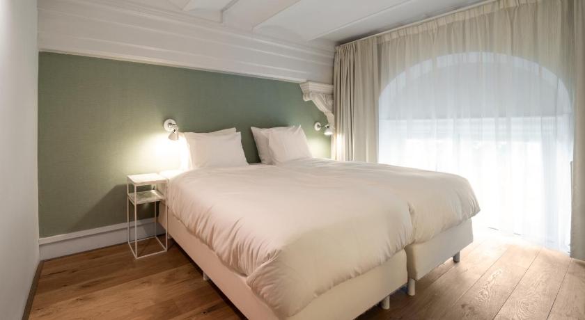 Image of Deluxe Family Room 0