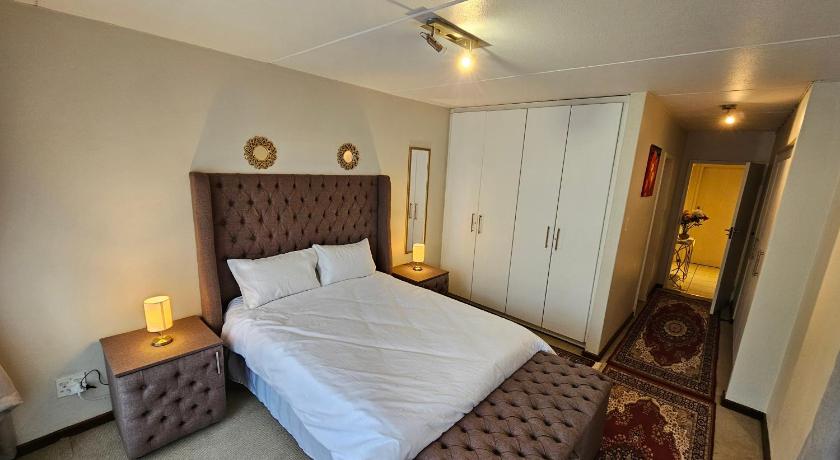 Executive Haven - image 10