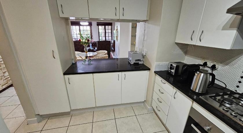 Executive Haven - image 12