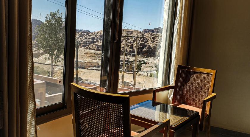 Summit Hotel - image 7