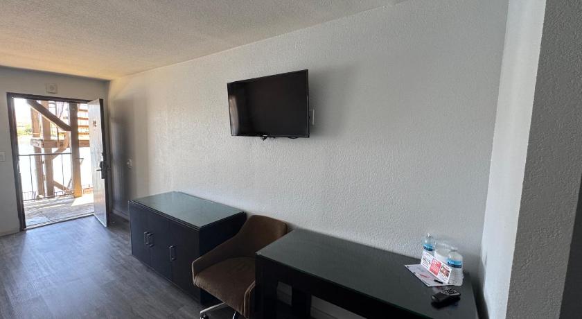 Image of Double Room with Two Double Beds with River View 3