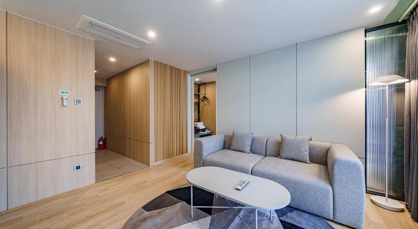 Image of Suite 10
