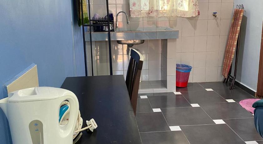 Batu Pahat Ayem Homestay 2-Star Guesthouse exterior