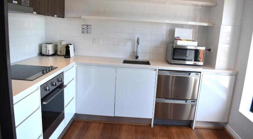 Image of 2 Bedroom Ocean View Apartment 14