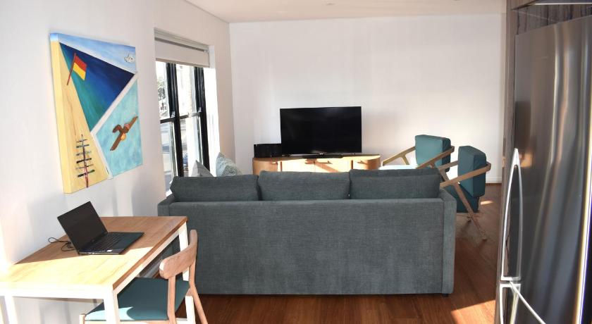 Image of 2 Bedroom Ocean View Apartment 6