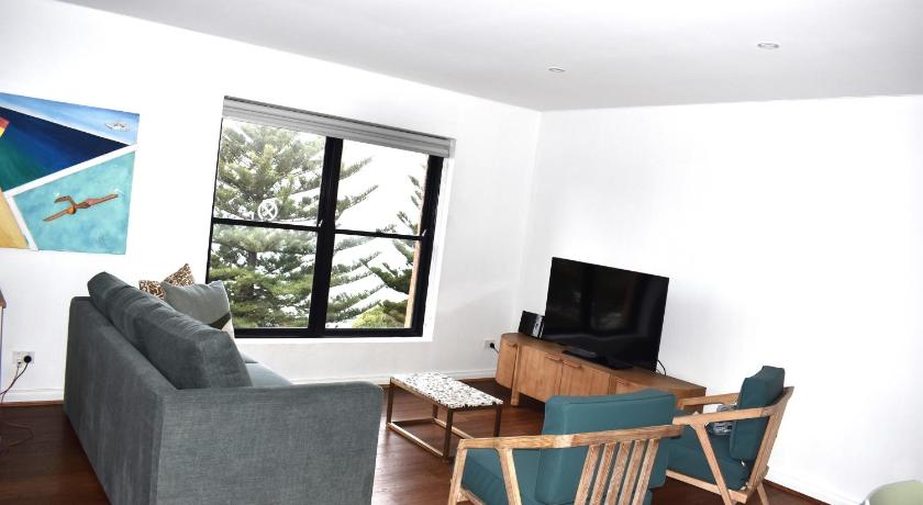 Image of 2 Bedroom Ocean View Apartment 12