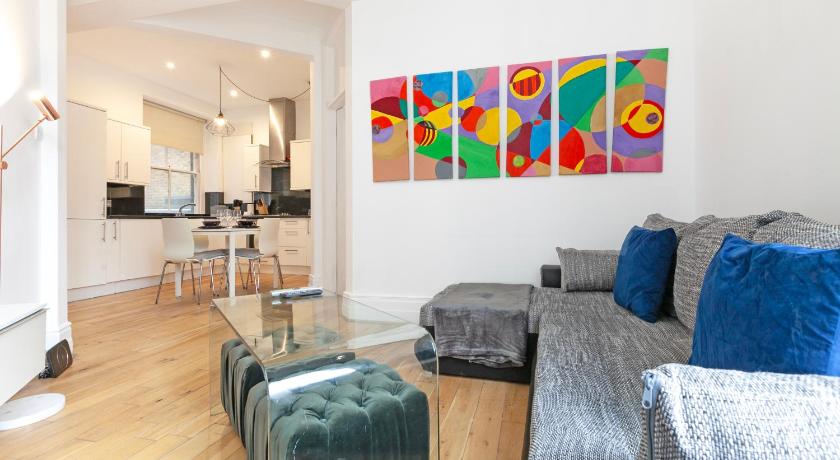 Charming Two-Bedroom Flat in Notting Hill