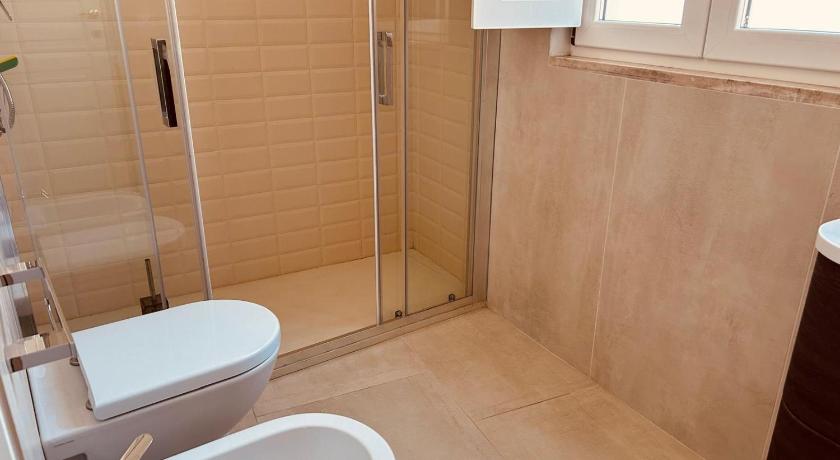 Image of One-Bedroom Deluxe Apartment 12
