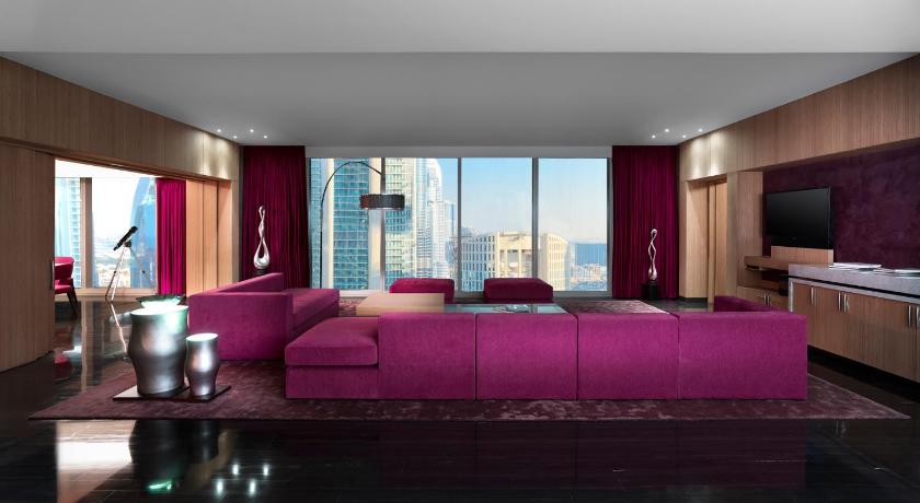 Image of Royal King Suite with View and Club Access 4
